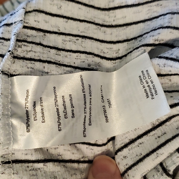 A Pea In The Pod Long Sleeve Maternity Top - Picture 4 of 4